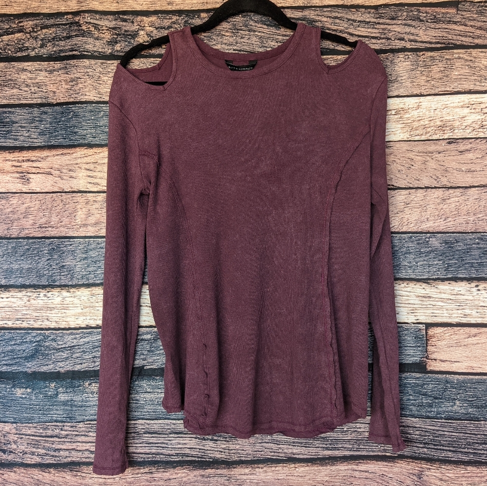 Rock & Republic Cold Shoulder Top - Picture 2 of 5